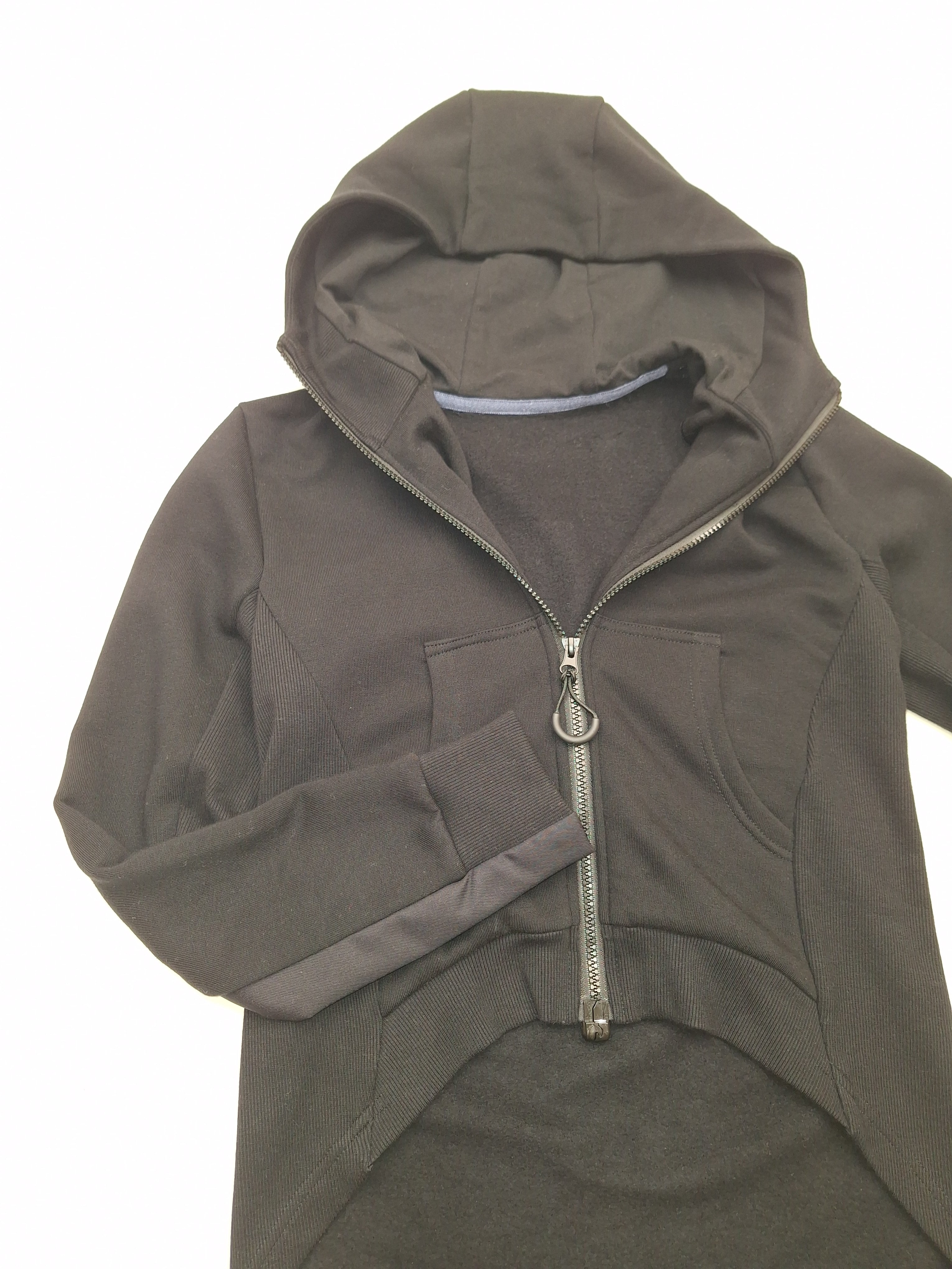 Sieviešu melna trikotāžas kapučjaka - Brīvā laika apģērbs