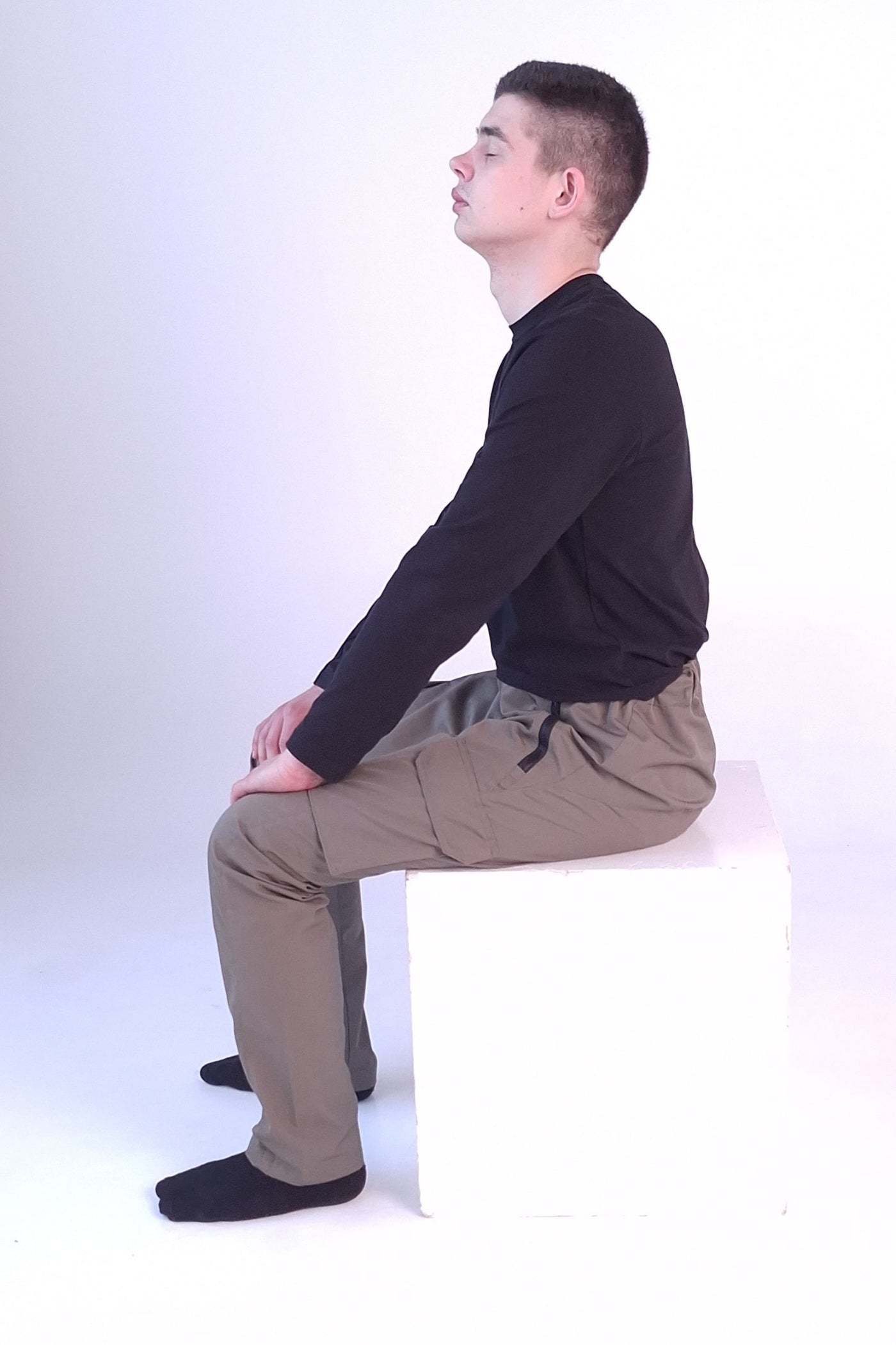 Men's wheelchair adaptive cargo pants with side pockets