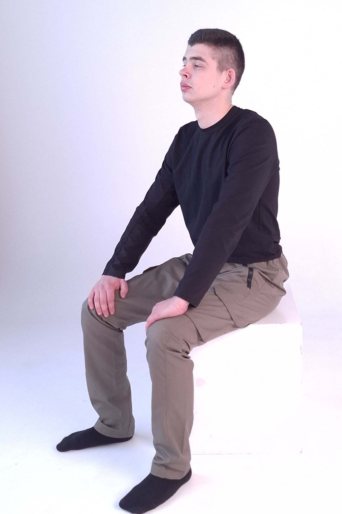 Men's wheelchair adaptive cargo pants with side pockets