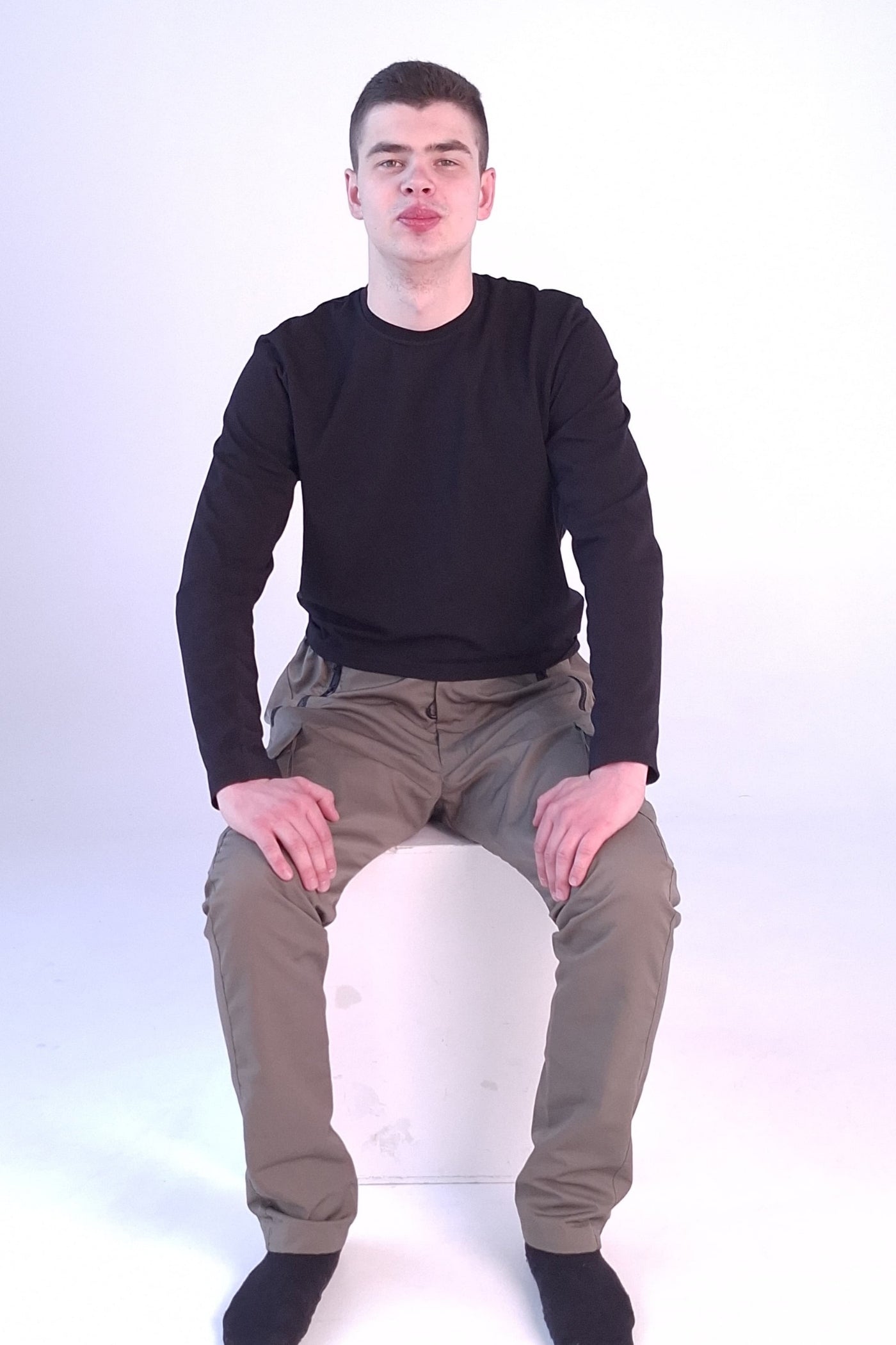 Men's wheelchair adaptive cargo pants with side pockets