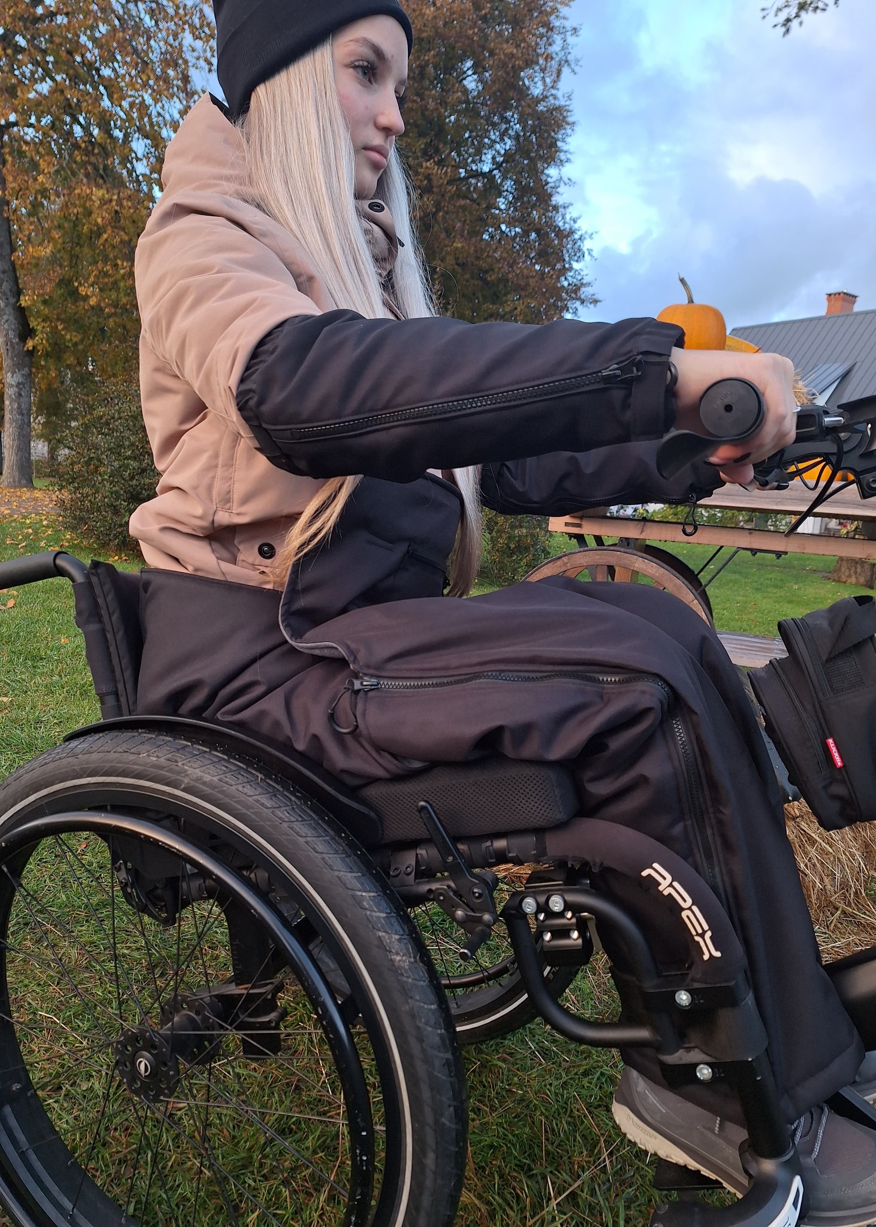 Silts divdaļīgs kombinezons ratiņkrēsla lietotājiem Vilber’s ThermoShell