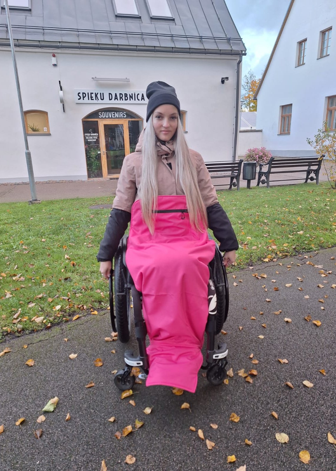 Silts divdaļīgs kombinezons ratiņkrēsla lietotājiem Vilber’s ThermoShell "Mermaid"