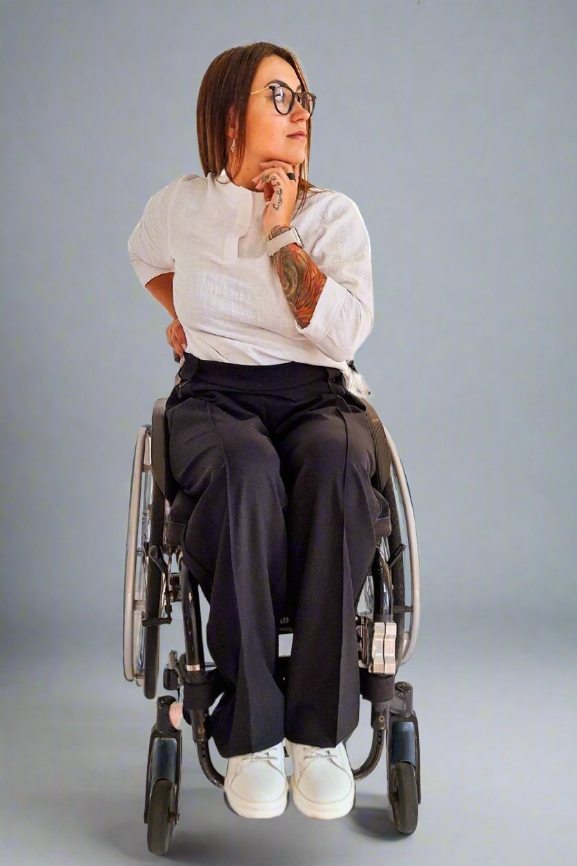 Ekskluzīva blūze no nātru auduma sievietēm riteņkrēsla lietotājām