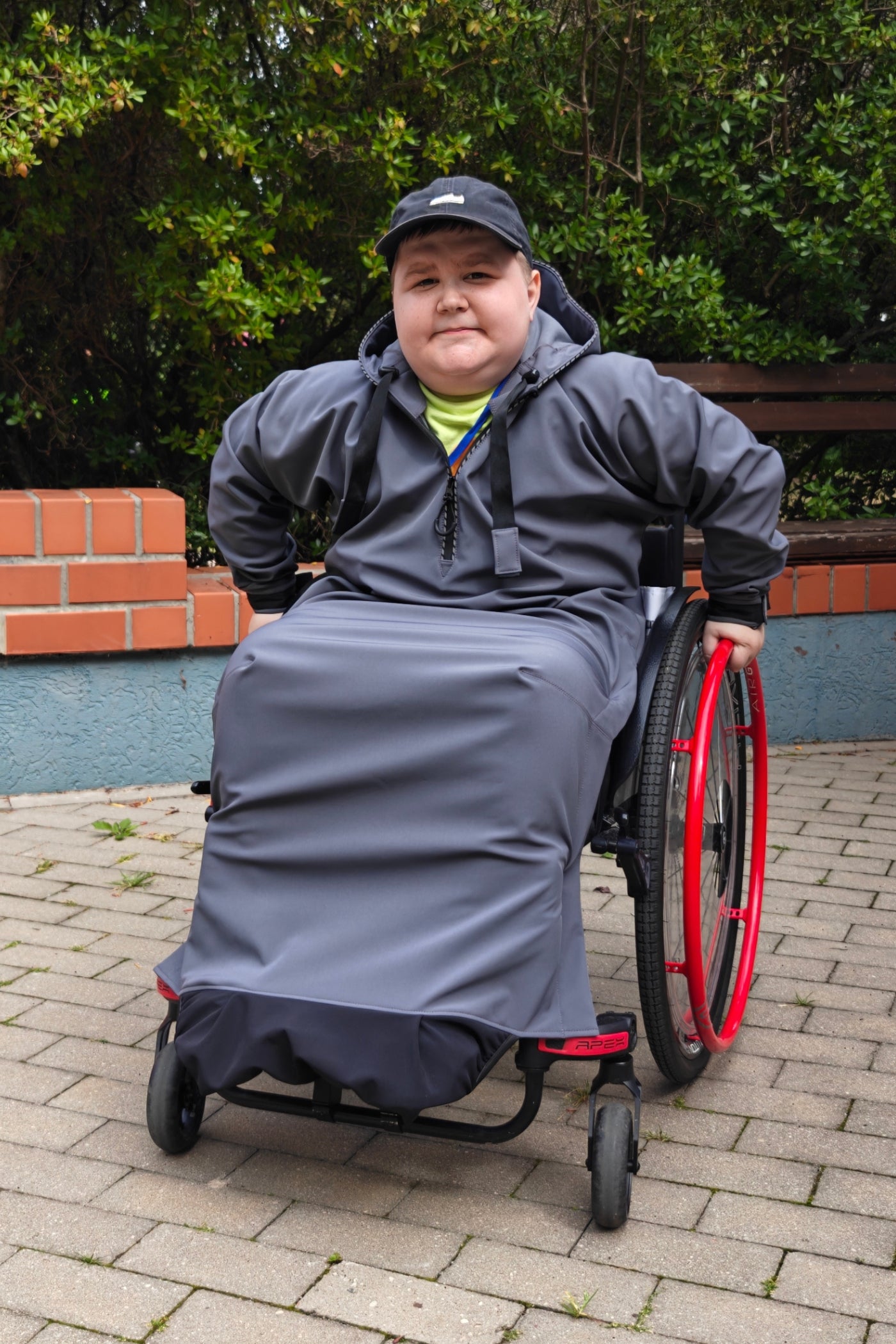 Kids' wheelchair adaptive breathable prolonged raincoat