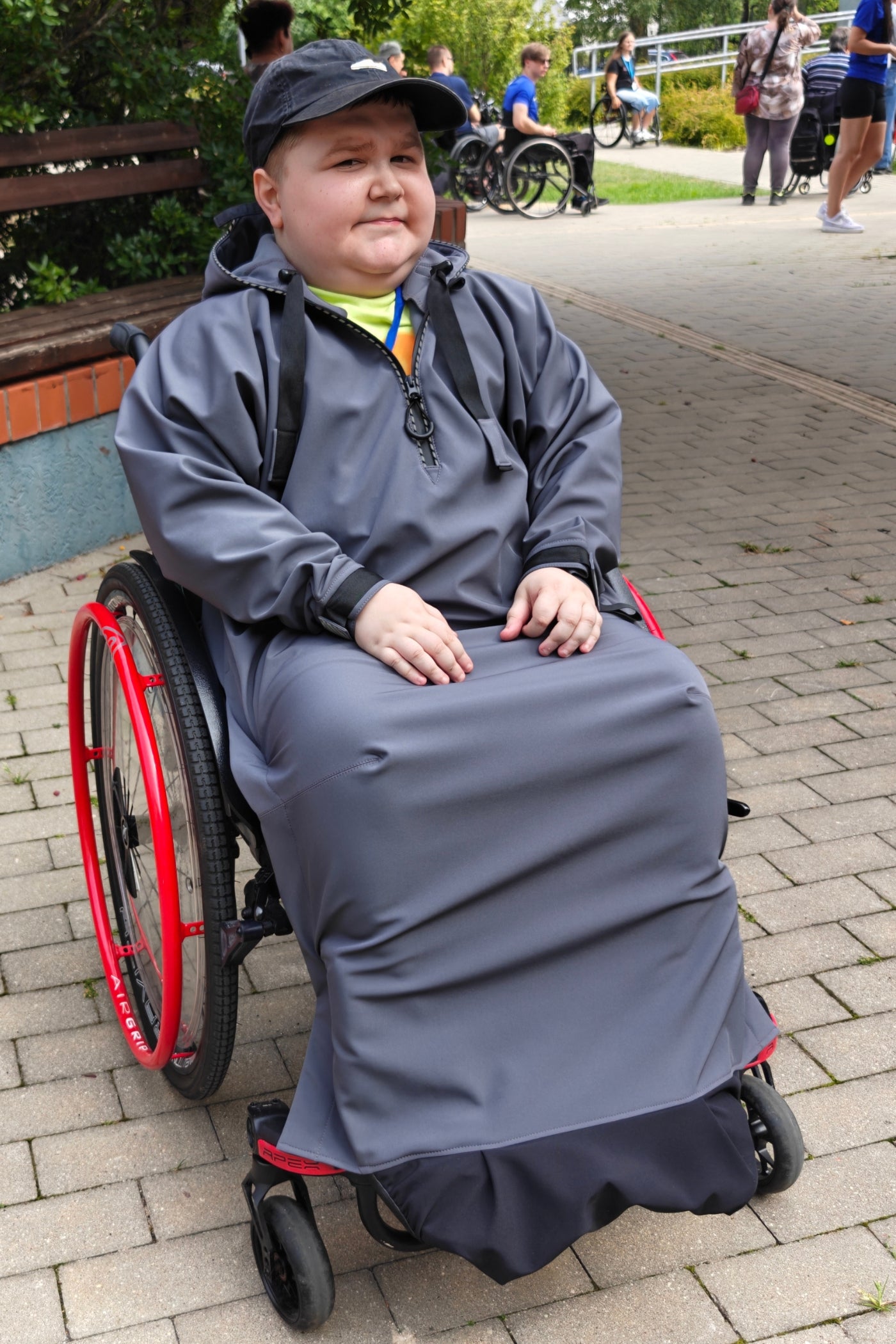 Kids' wheelchair adaptive breathable prolonged raincoat