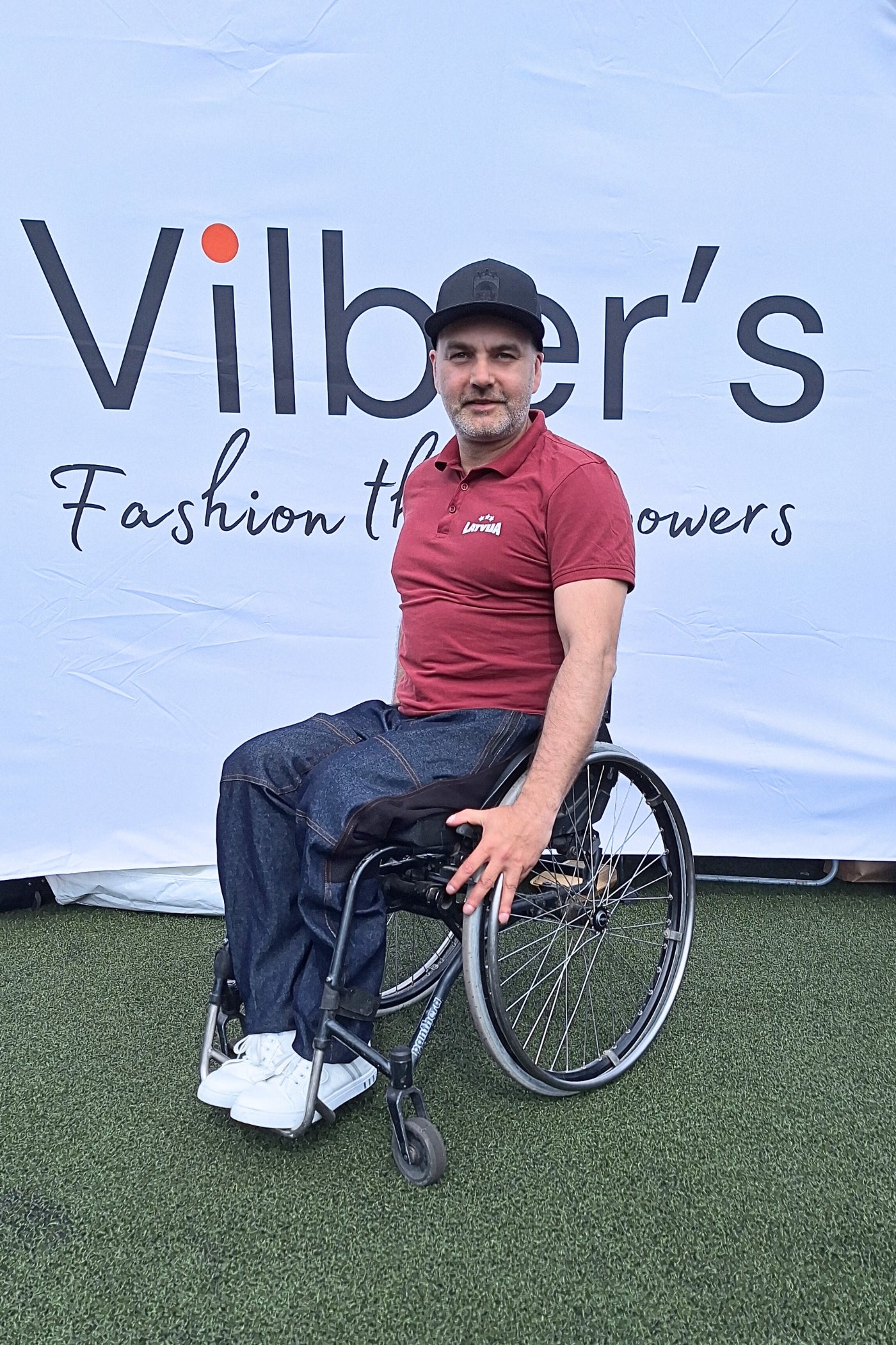 Men's wheelchair adaptive jeans