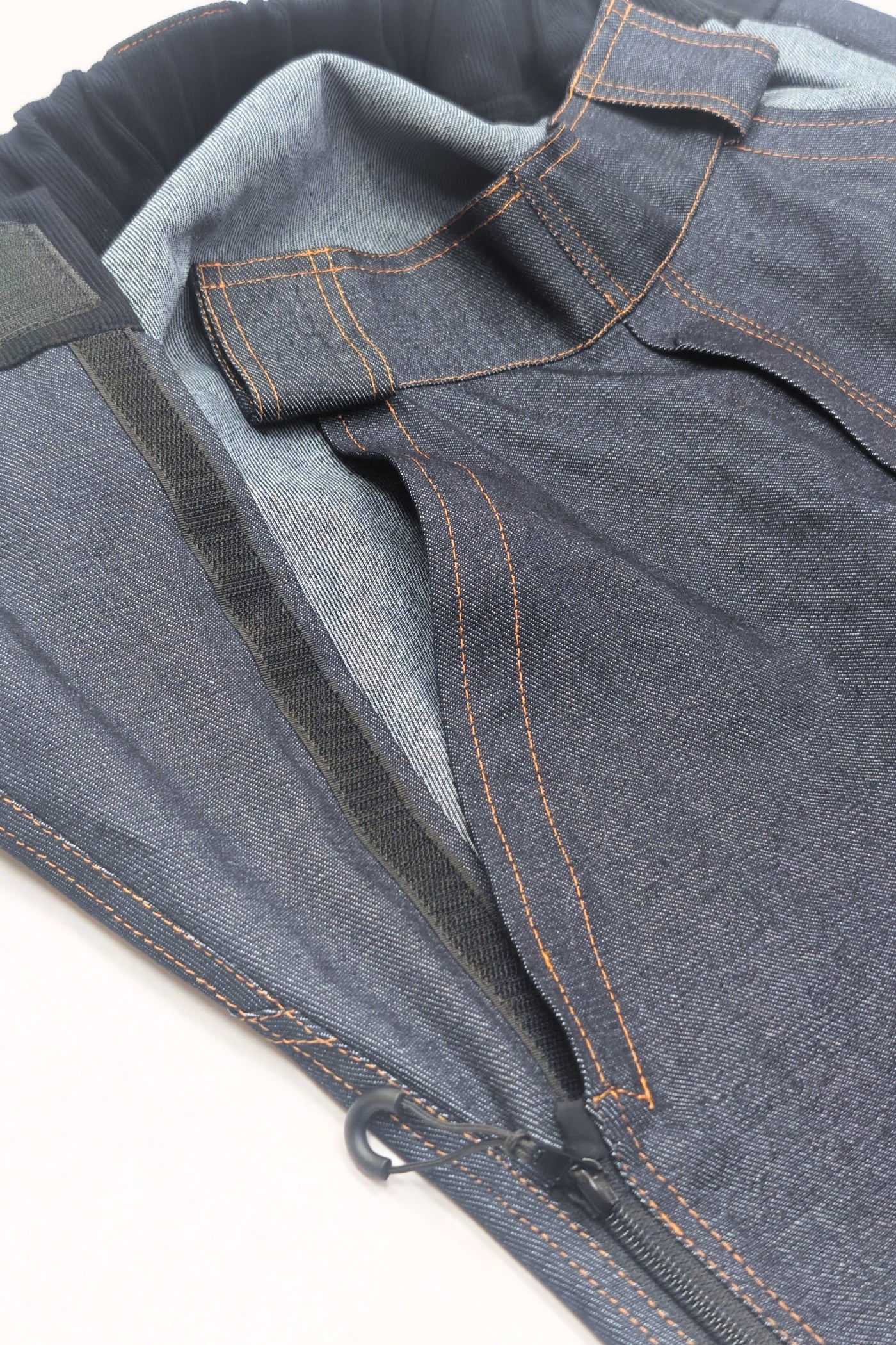 Vīriešu ratiņkrēsla adaptīvie džinsi asistētai ģērbšanai | 100% kokvilna