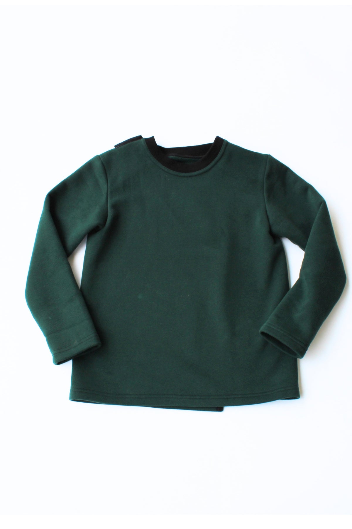 Sweatshirt für Kinder mit Unterstützungsbedarf beim Anziehen