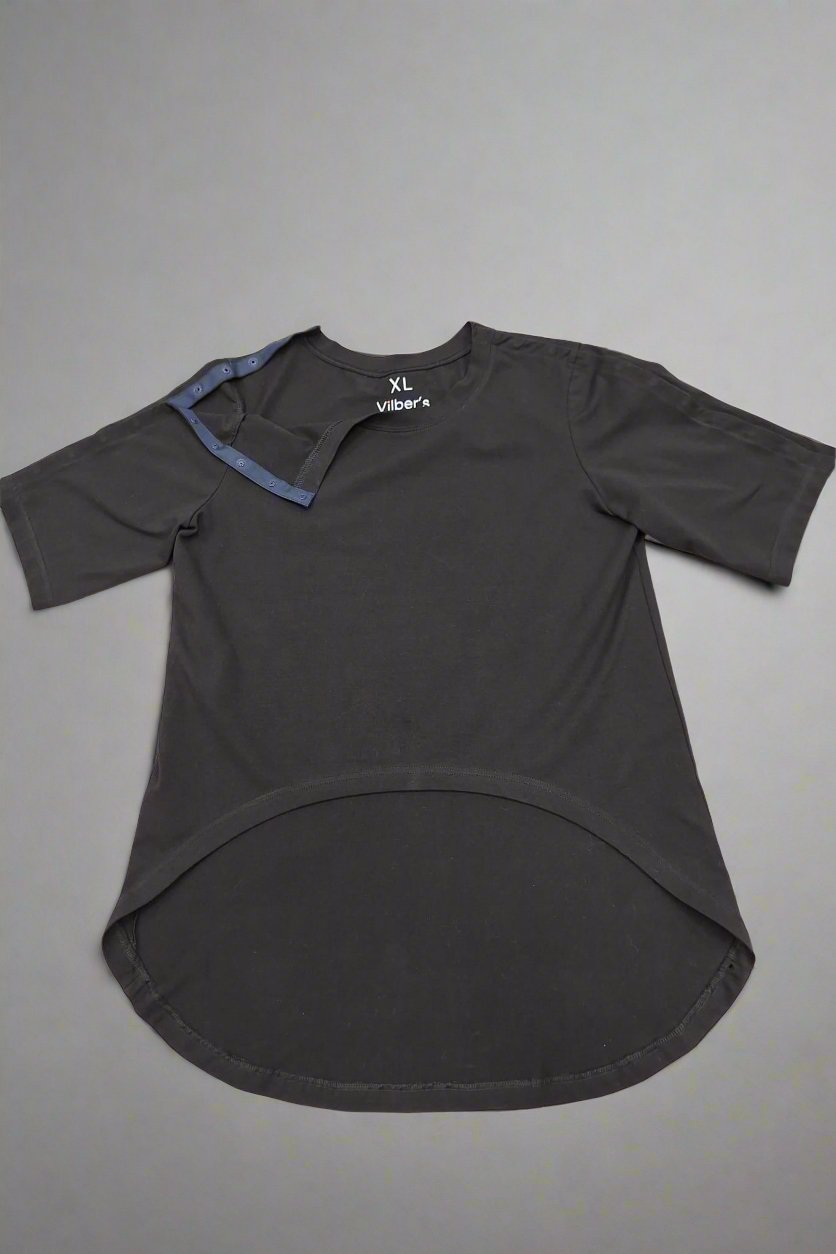 Rollstuhladaptives Kurzarm-T-Shirt für Damen mit zu öffnenden Schultern