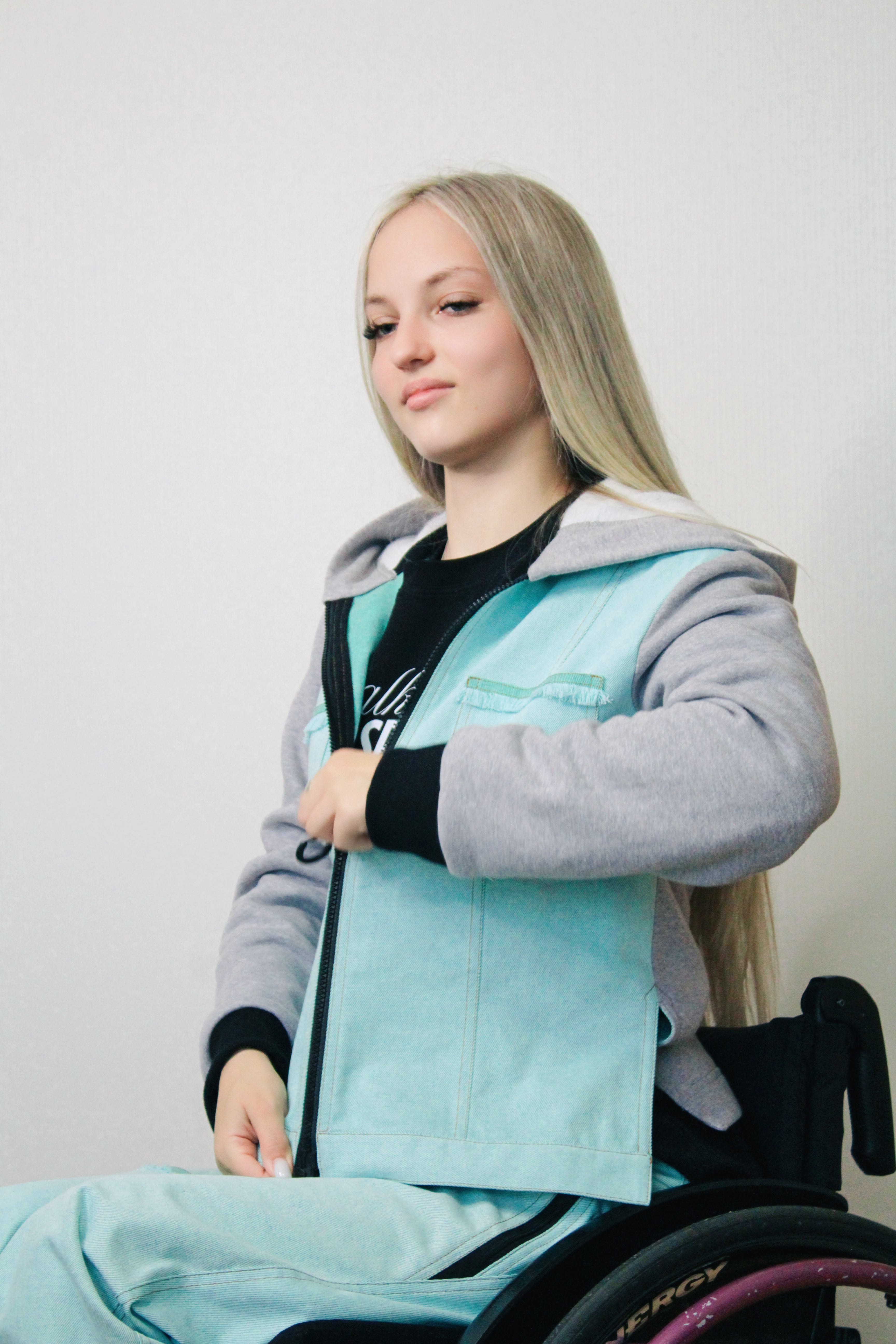 Women's denim/jersey jacket with magnetic zipper, mint