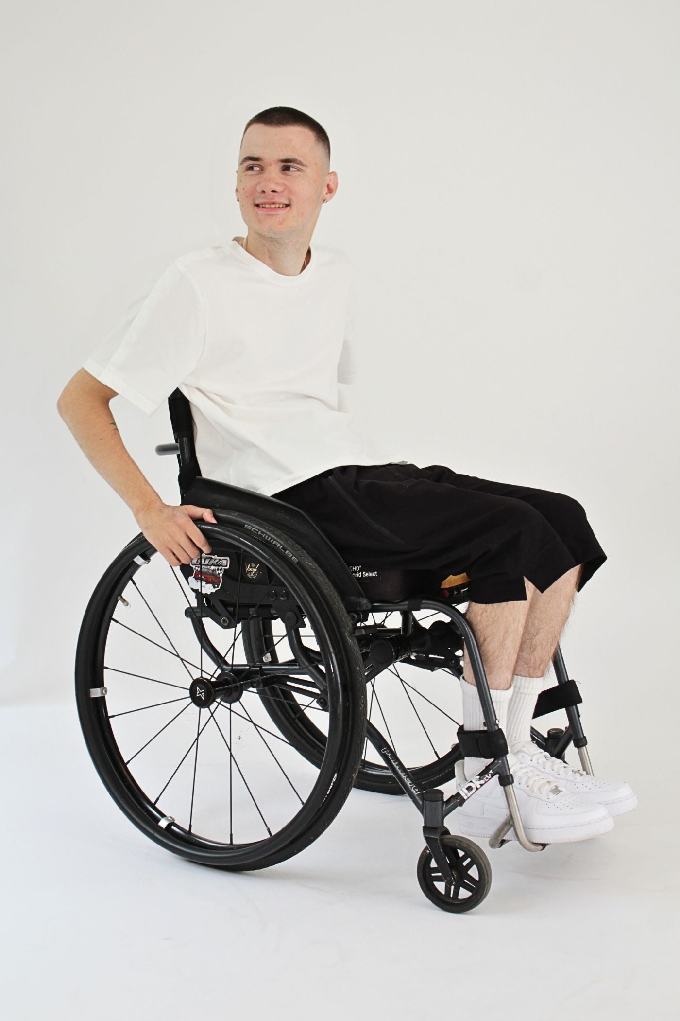 Men's wheelchair adaptive jersey shorts with drop down front