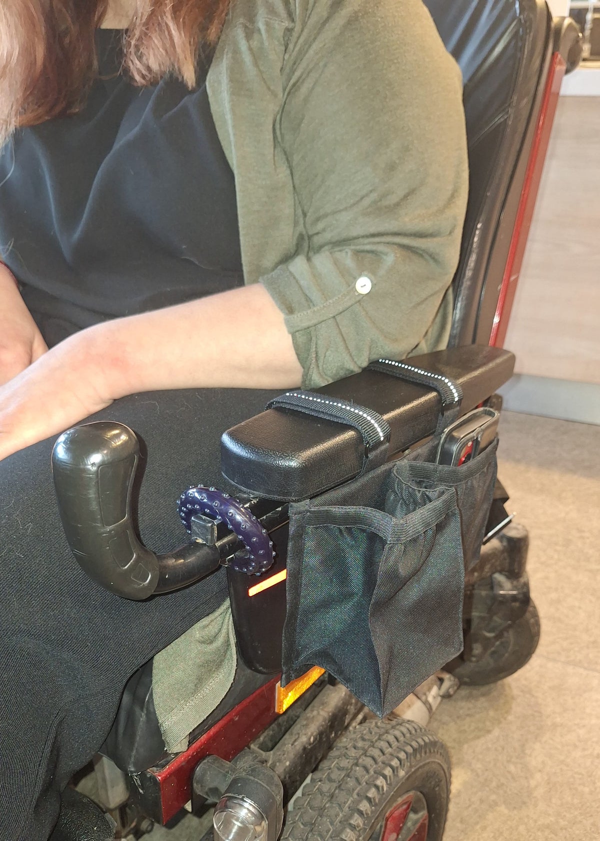 Sacoche pour accoudoir de fauteuil roulant, petite