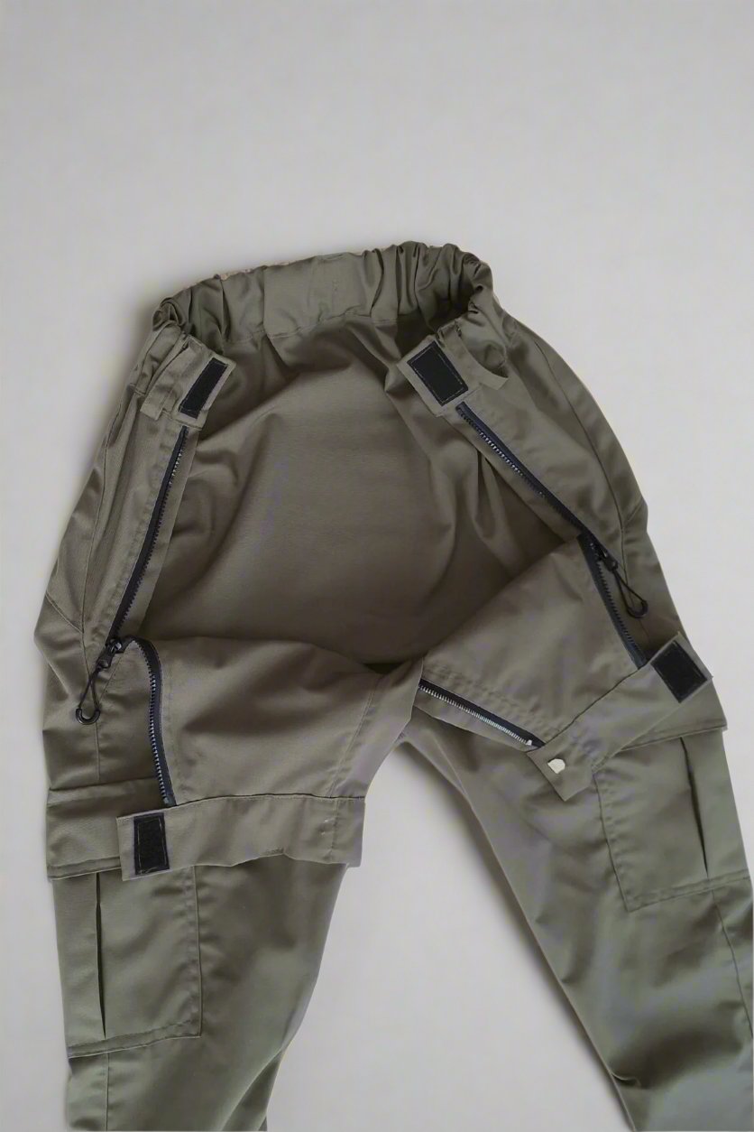Men's wheelchair adaptive cargo pants with side pockets